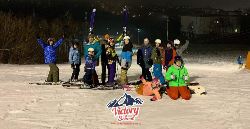 Обучение и тренировки на лыжах в Victory School